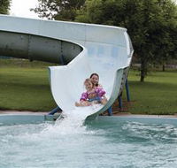 Albury Swim Centre - Attractions