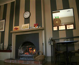 Gerry's @ The Commercial Hotel - Attractions 2