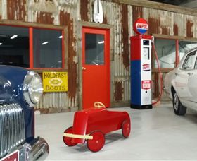 Trafalgar Holden Museum - Attractions 0