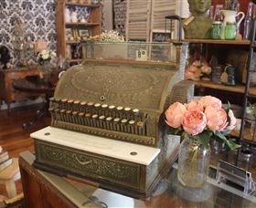 Peachtree Antiques - Attractions 8