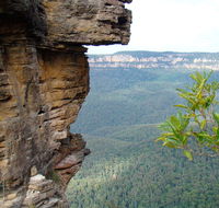 Three Sisters - Honeymoon Bridge - Attractions