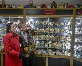 Bygone Beautys Treasured Teapot Museum And Tearooms - Attractions 4