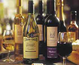 Stonehurst Cedar Creek Vineyard - Attractions 1