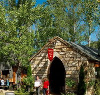 Stonehurst Cedar Creek Vineyard - Attractions