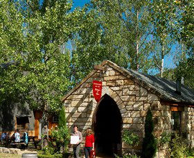 Stonehurst Cedar Creek Vineyard - Attractions 0