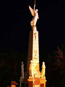 Cenotaph And Memorial Gates - Attractions 0