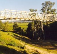 Vacy Bridge over Paterson River - Attractions