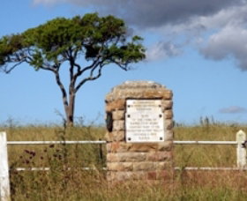 Hume And Hovell Monument Appin - Attractions 0