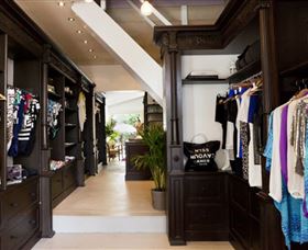 IV COLLECTIVE - Attractions 0