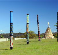 Maclean Tartan Power Poles - Attractions