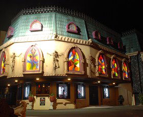 Draculas Cabaret Restaurant - Attractions 0