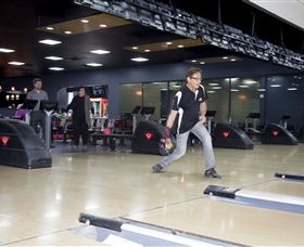 Club300 Bowling And Bar - Attractions 2