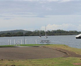 Laurieton Riverside Seafoods - Attractions 2