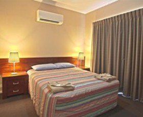 Cable Beachside Villas - Attractions 12