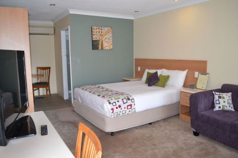 Ibis Styles Orange - See Attractions 1