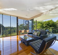 Glass On Glasshouse - Attractions