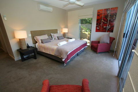 Beach House One @ Vue - Attractions 1