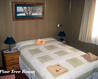 Sages Haus Bed and Breakfast