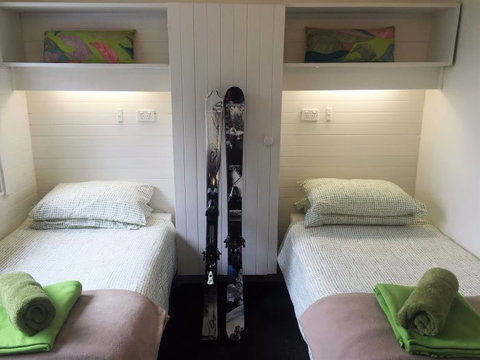 Elk At Falls - Attractions 0