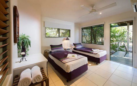 The Retreat Beach Houses - Attractions 8