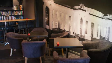 Polit Bar - Attractions 0