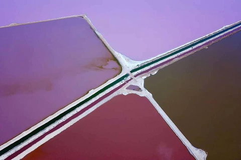 Pink Lake Aerial Flyover From Geraldton - Attractions 1