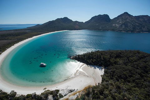 Wineglass Bay Cruise From Coles Bay - Attractions 2