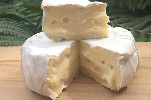 A Sommelier Guided Tour: Thursday Afternoon Wine Gin Cheese & Cocktails - Attractions Las Vegas 6