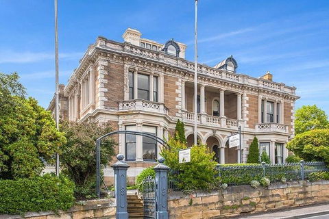 A Sommelier Guided Tour: Thursday Afternoon Wine Gin Cheese & Cocktails - Attractions Las Vegas 7