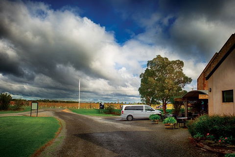 Langhorne Creek Wine Region Small Group Day Trip From Adelaide Or Glenelg - Attractions 4