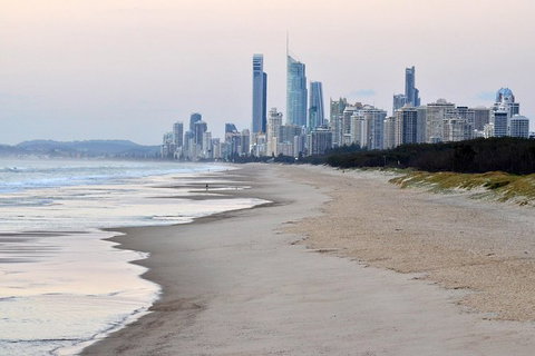 Luxury Brisbane Airport Transfers To And From Surfers Paradise For 2 Person - Attractions 1