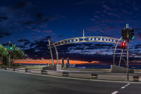 Luxury Brisbane Airport Transfers To And From Surfers Paradise For 2 Person - Attractions 2