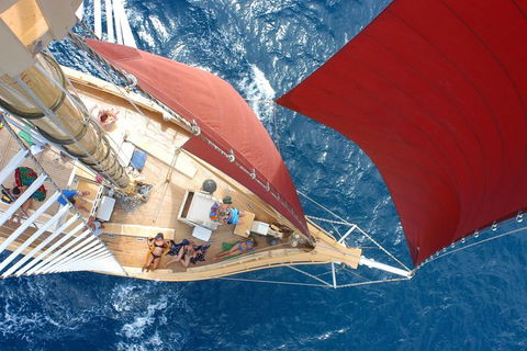 2-Day Whitsundays Sailing Adventure: Alexander Stewart - Attractions 0