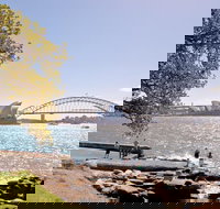 Small-Group Sydney City Tour with Unique Sydney Harbour Cruise - See Attractions