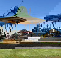 Davies Square Wallaroo - Attractions