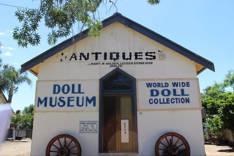Gerogery Doll Museum - Attractions 0