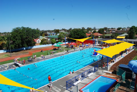 Holland Park Pool - Attractions 1
