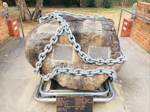 Nathalia  Memorial Gardens - Attractions 0