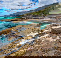 Singing Stones Beach - Attractions