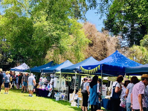 Tamborine Mountain State School Markets - Attractions 2