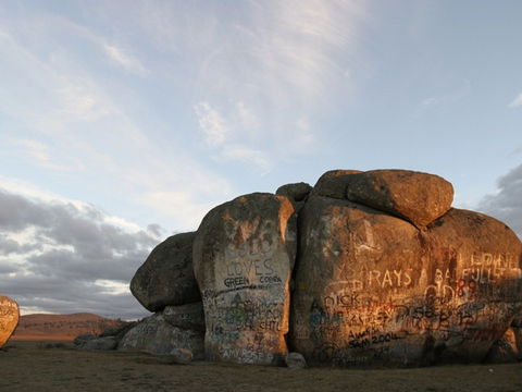Thunderbolts Rock - Attractions 0