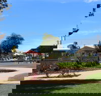 Wellington Square Playground - Attractions
