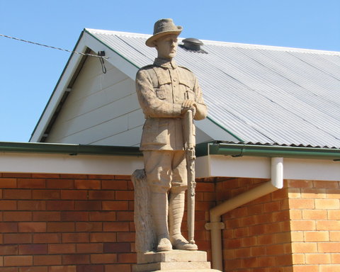 Westbrook War Memorial - Attractions 1
