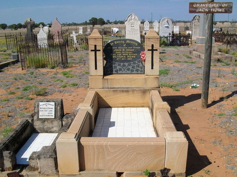 Blackall Cemetery - Attractions 0