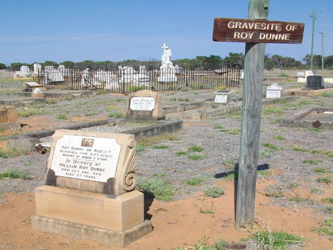 Blackall Cemetery - Attractions 1
