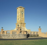 Fremantle War Memorial - Attractions