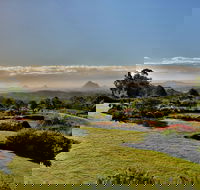 Glass House Mountains to Sunshine Coast Shores - Attractions