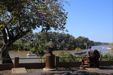 Maryboroughs Guns - Attractions 1