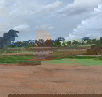 Noel Buntine Memorial - Attractions