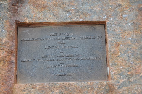 Noel Buntine Memorial - Attractions 2